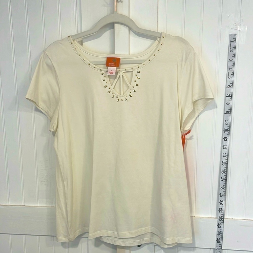 Heart of palm short sleeved vanilla top w/gold neck embellishments size L